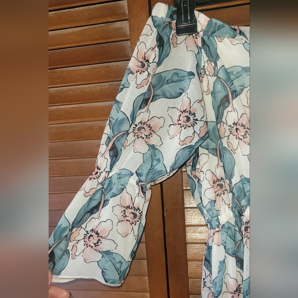 Floral Maxi Dress with Blue and White Pattern - Picture 6 of 7